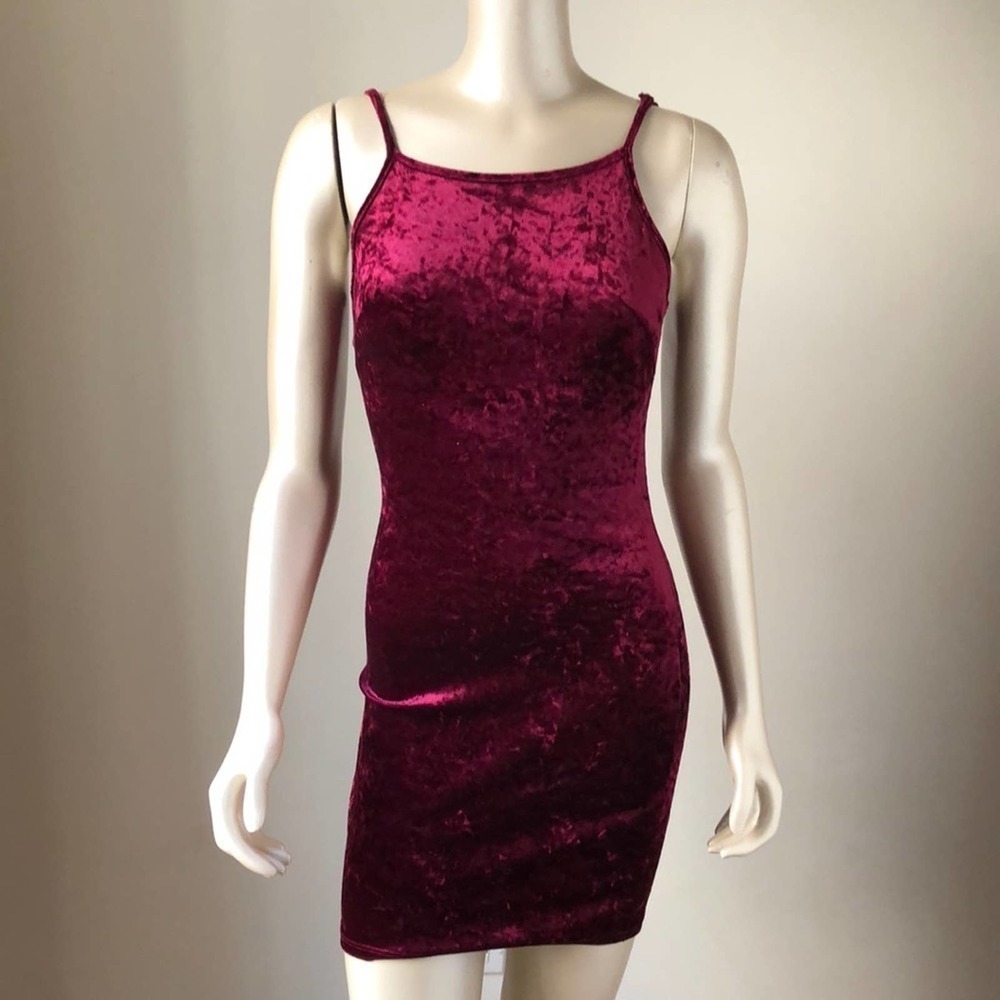 Red Velvet Strappy Bodycon Dress - M